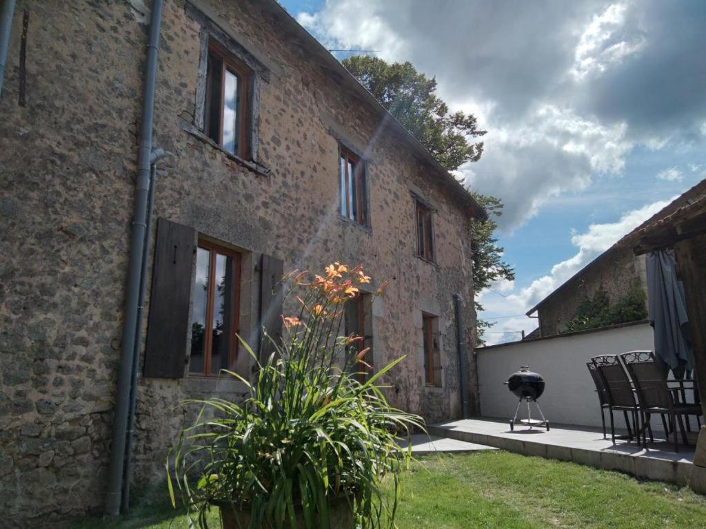 Chambre D'Hotes De Puy Faucher Arrenes Exterior photo